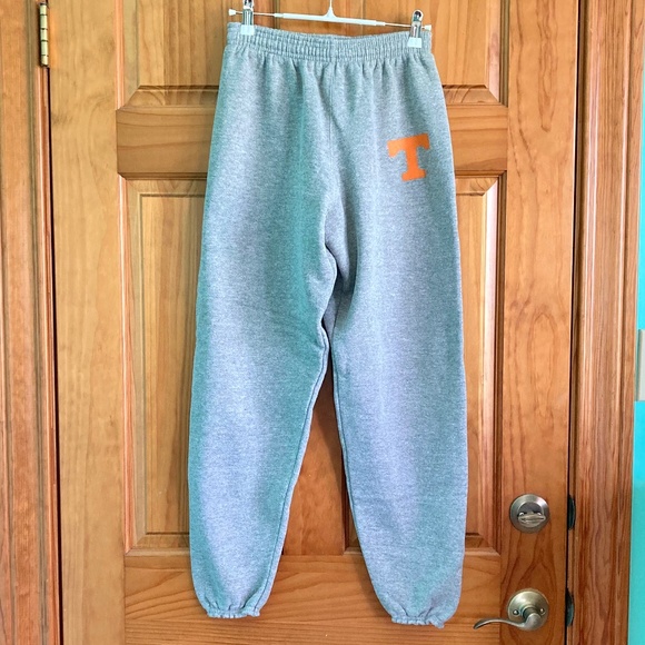 Boy’s size 18-20 Soffe University of Tennessee gray sweatpants with UT emblem - Picture 1 of 7